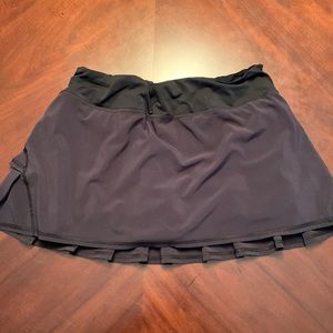 EUC Lululemon Pacesetter Running/Tennis skirt Size 10